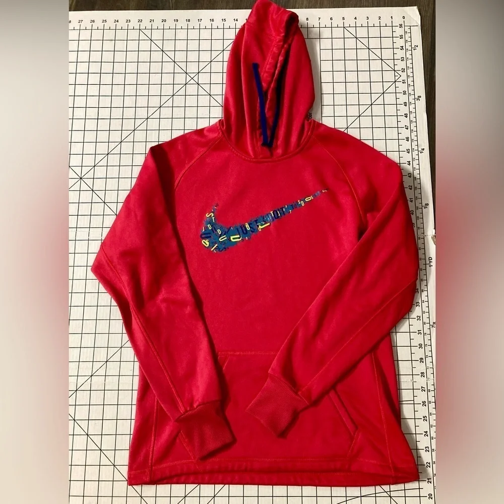 Nike Men’s Size‎ Small Red Therma-Fit Hoodie